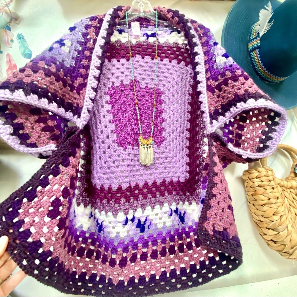 ARTISAN mega granny square COCOON KIMONO w prairie farmhouse cottage vibe - Picture 4 of 10